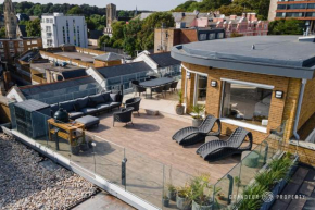 Super Lux, City Centre Penthouse, Sea views, Parking